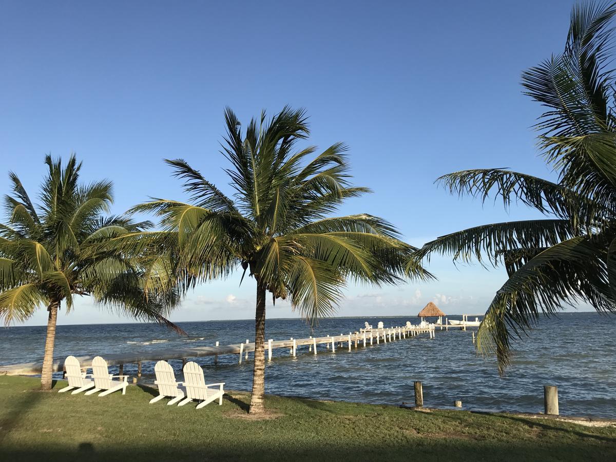 Tilt-Ta-Dock Resort Belize Корозал Екстериор снимка