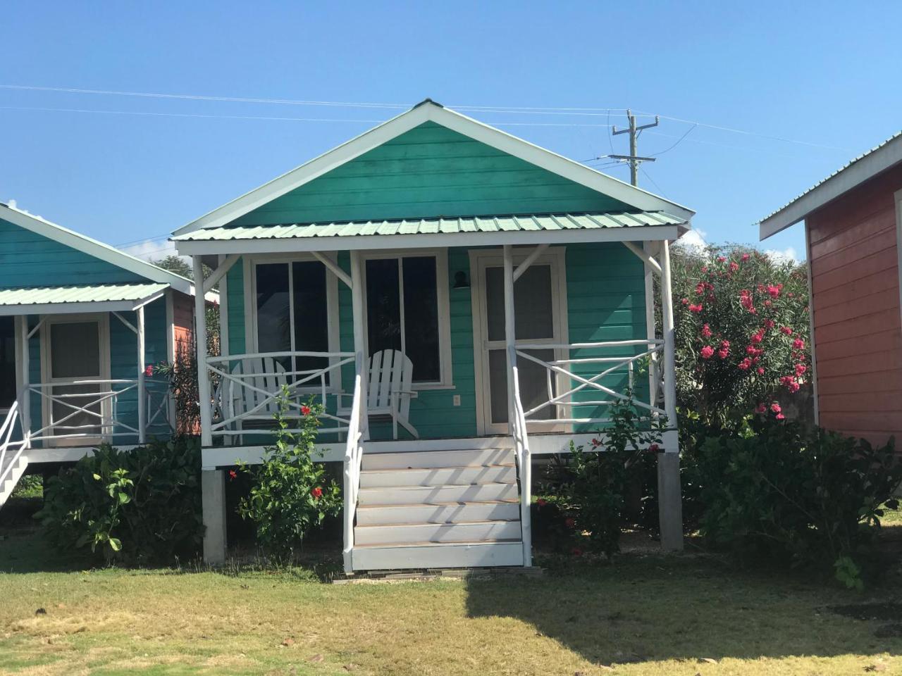 Tilt-Ta-Dock Resort Belize Корозал Екстериор снимка
