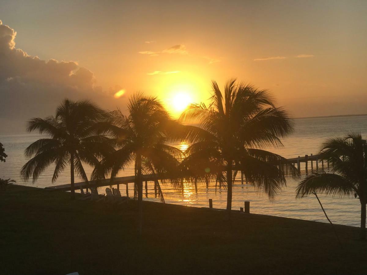 Tilt-Ta-Dock Resort Belize Корозал Екстериор снимка